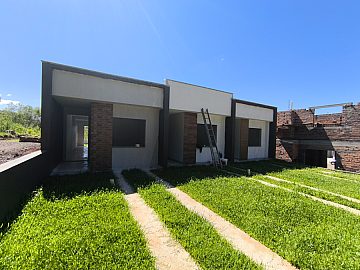 Casa Geminada � Venda